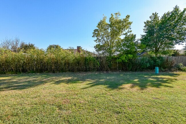 Building Photo - PEPERPORT.3913-3915