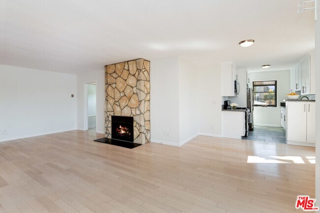 Building Photo - 16169 Sunset Blvd