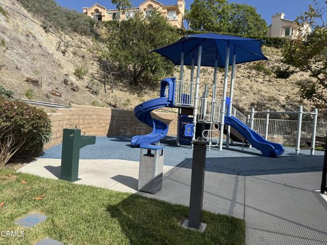 Building Photo - 994 C. Amable