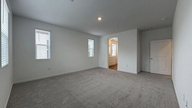 Building Photo - 26654 Indigo Way