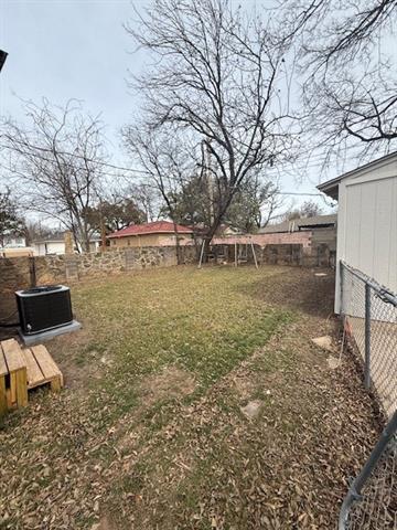 Building Photo - 1325 Highland Ave