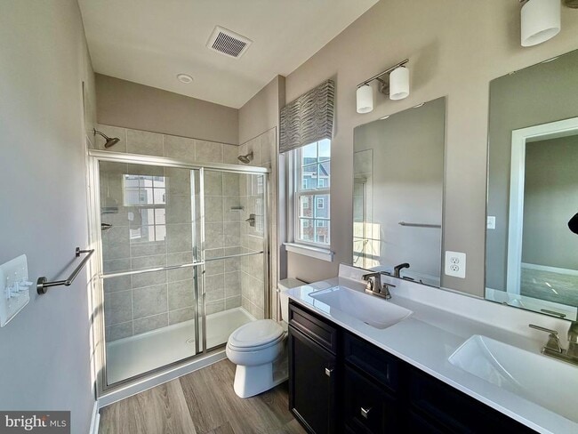 Building Photo - 149 Lawndale Dr