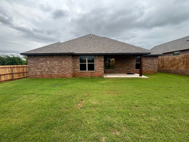 Building Photo - Wonderful 4 Bed 2 Bath Home in Norman