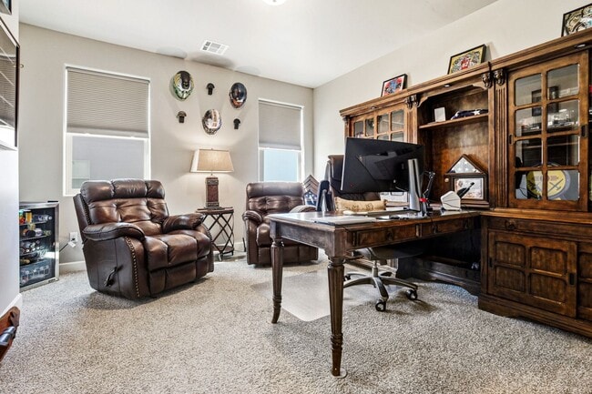 Building Photo - Beautifully Maintained 3 Bedroom Home in Mesa Village