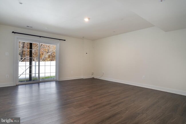 Building Photo - 9105 Fox Stream Way