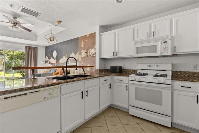 Building Photo - 1310 Seven Eagles Ct
