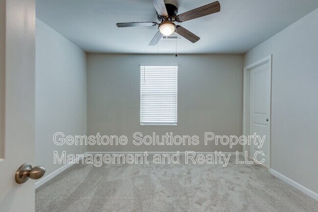 Building Photo - 2057 Westchester Dr