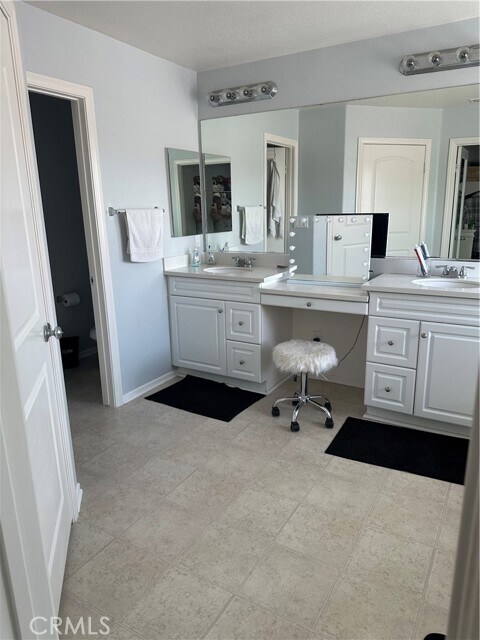 Building Photo - 29613 Rawlings Way