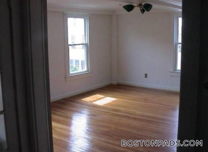 Building Photo - 13 Becket St