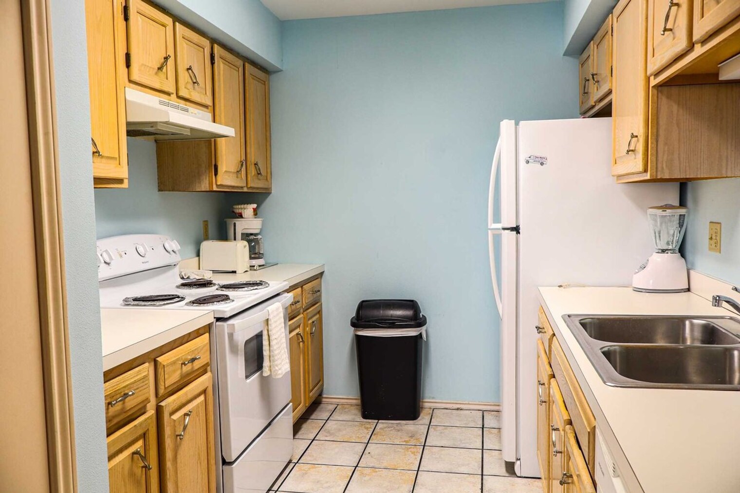 Building Photo - 108 E Campeche St