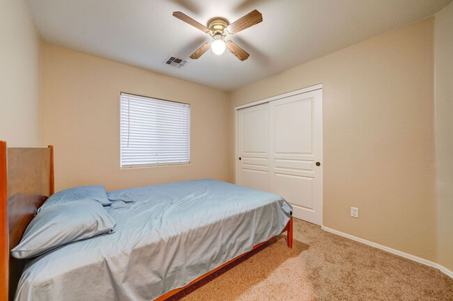 Building Photo - 41375 W Cahill Dr