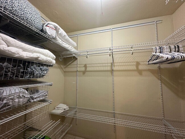 Building Photo - 740 NE 37th St