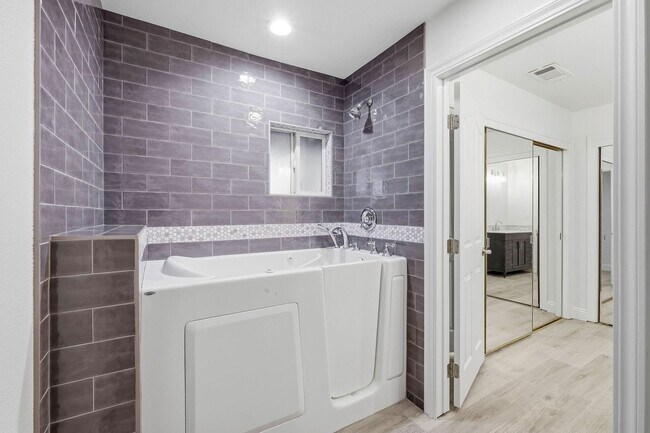 Building Photo - 399 Verona Ave