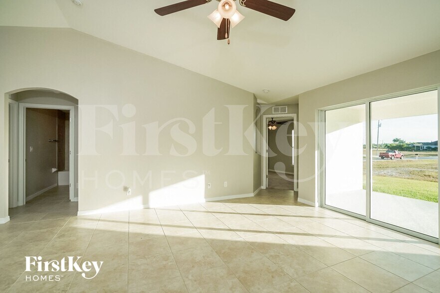 Building Photo - 2127 NW 41st Pl