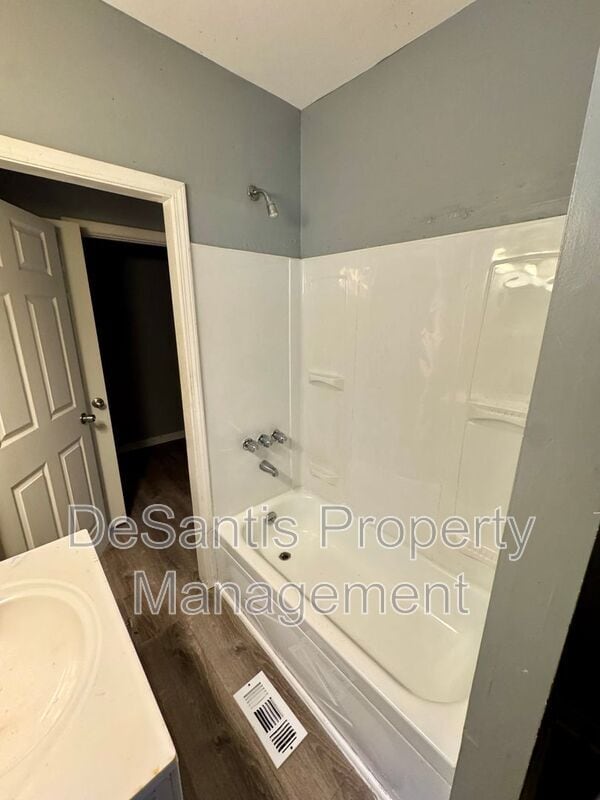 Building Photo - 1141 Brabec St