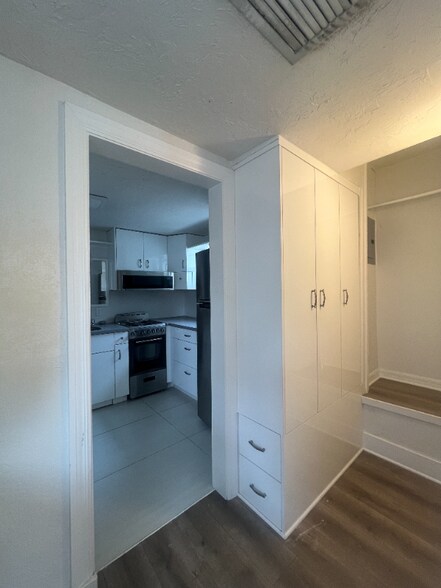 Building Photo - 1713 29th St W