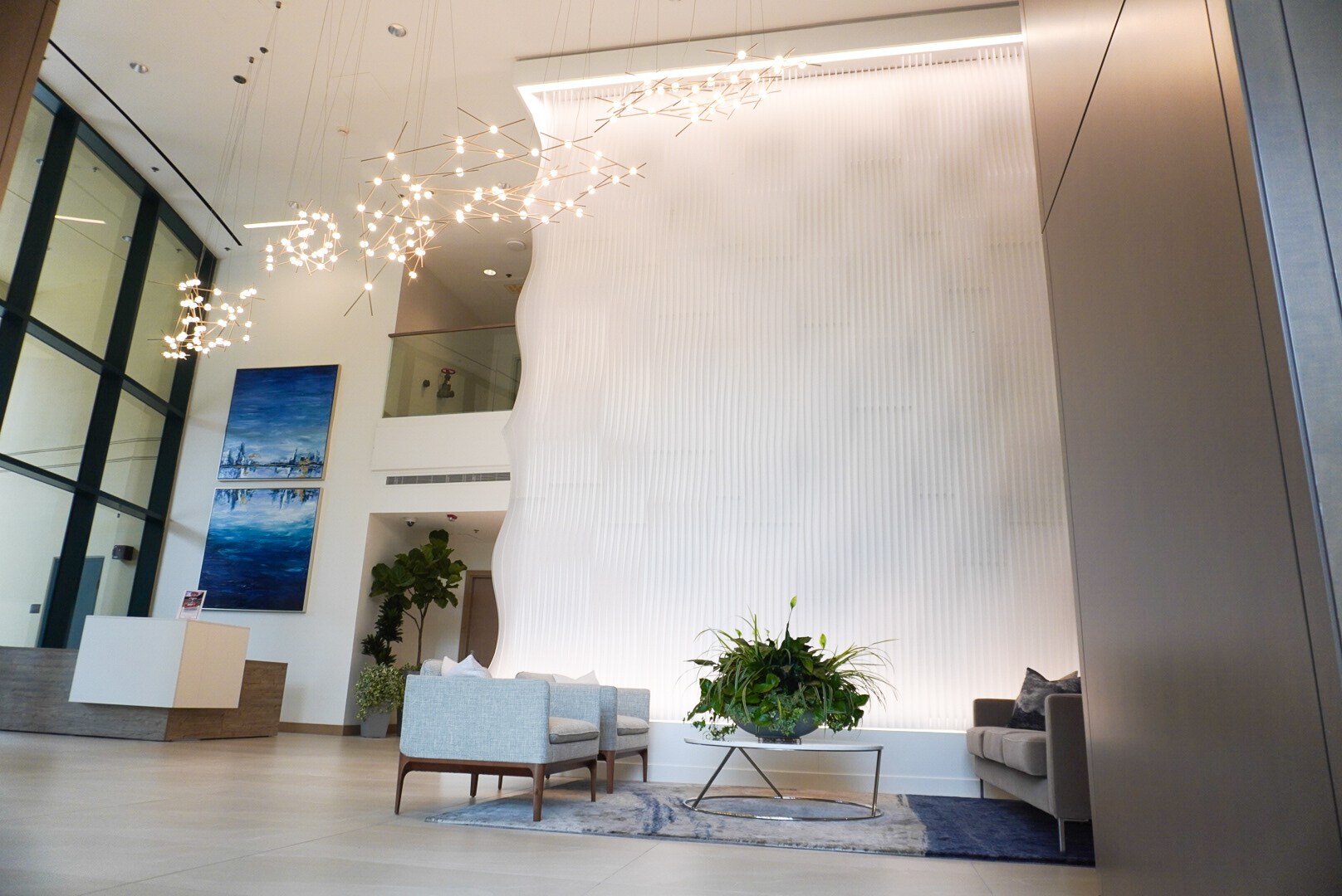 Building Photo - 555 Front St