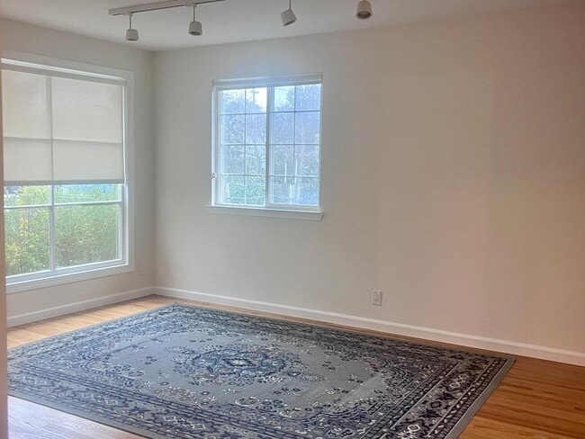 Building Photo - 1874 Villa St