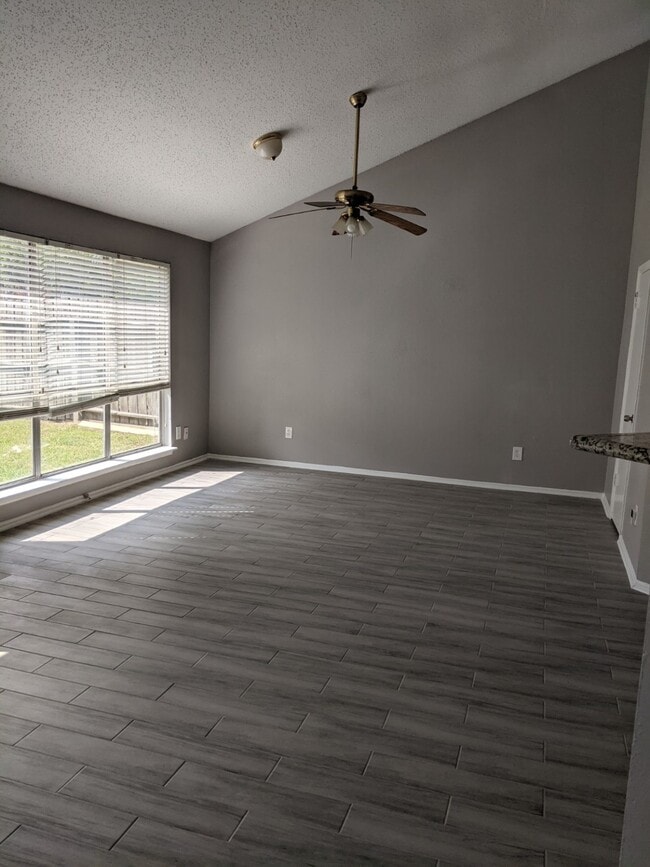 Building Photo - 2223 Crosscoach Ln