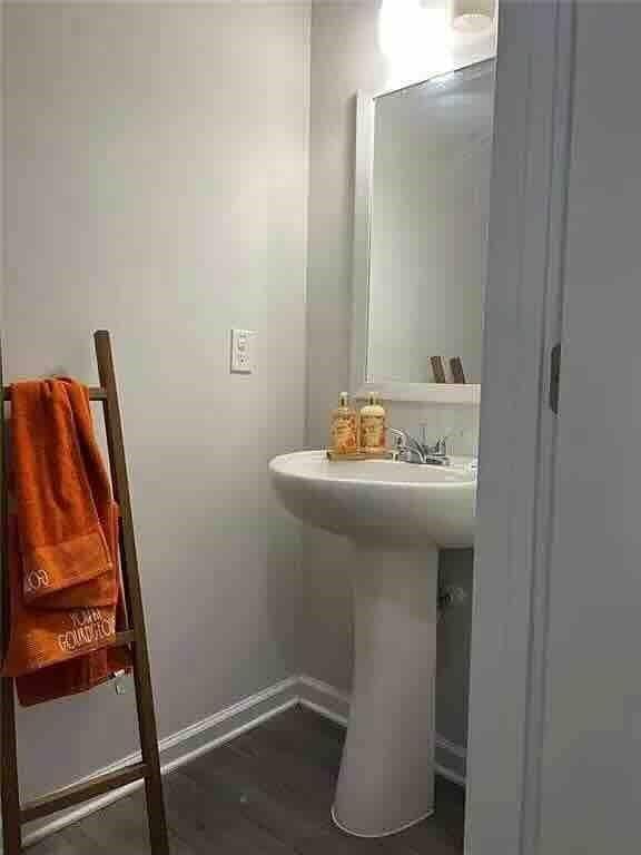 Building Photo - 36 Laurel Dr E