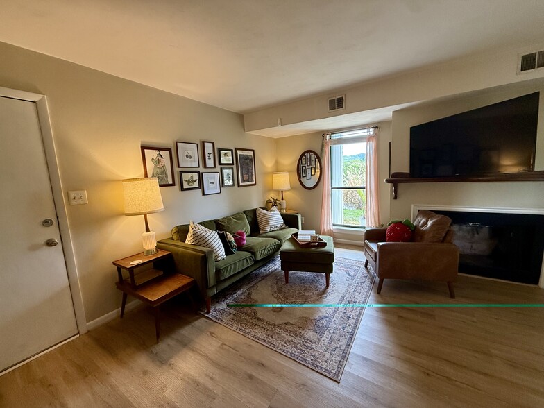 Building Photo - 3551 Timberline Trl