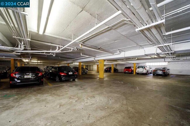 Building Photo - 66 Fairmount Ave