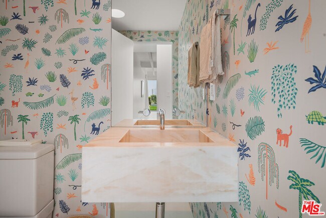 Building Photo - 1227 Tellem Dr