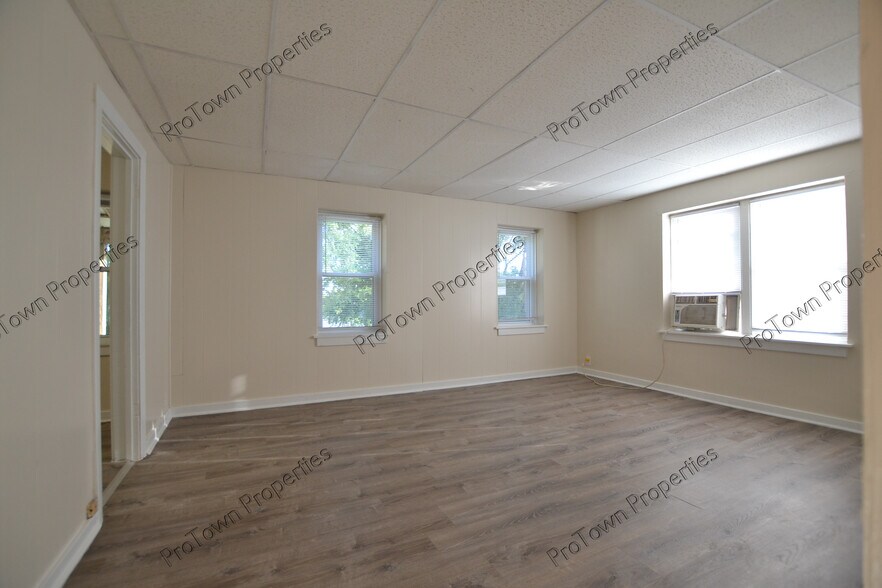 Building Photo - 120 E North St