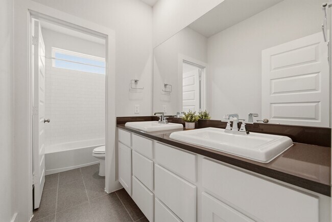 Building Photo - 26307 Camden Cyn Ave
