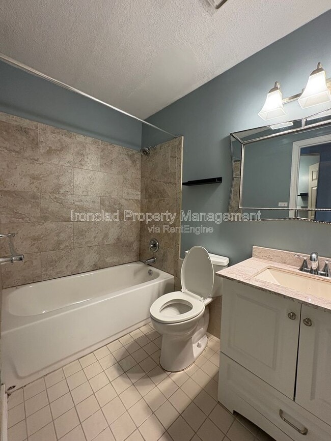 Building Photo - 15 Forest Glen Cir