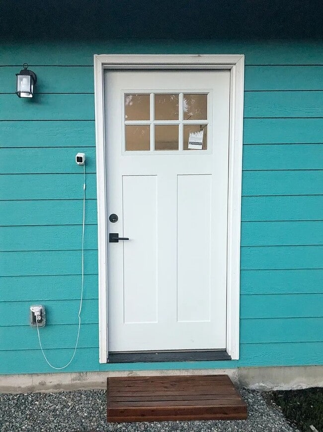 Building Photo - Kennydale 2-bedroom home