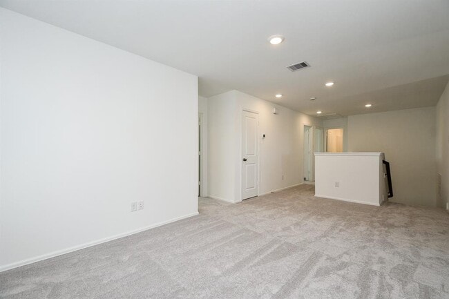 Building Photo - 2932 Tantara Dr
