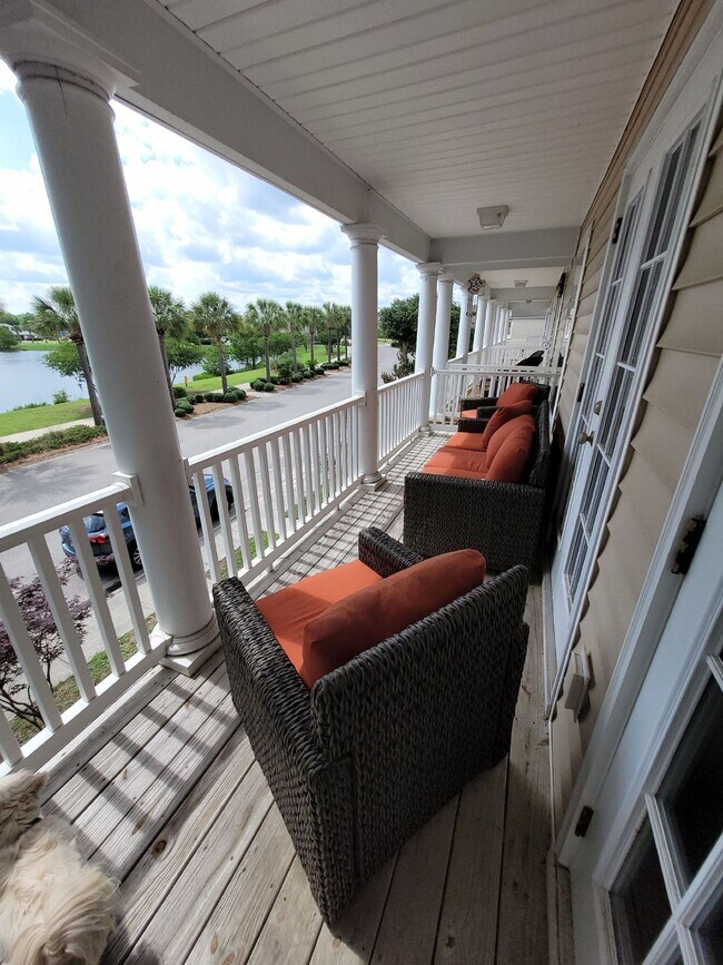 Building Photo - Spacious, Four Bedroom Townhouse With a View!