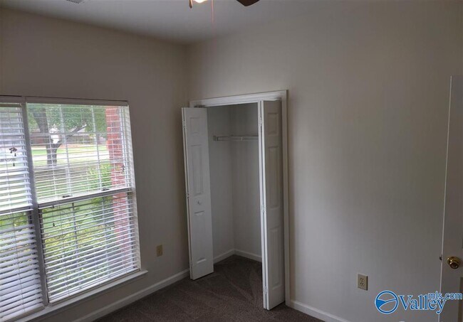 Building Photo - 116 Dawn Dr