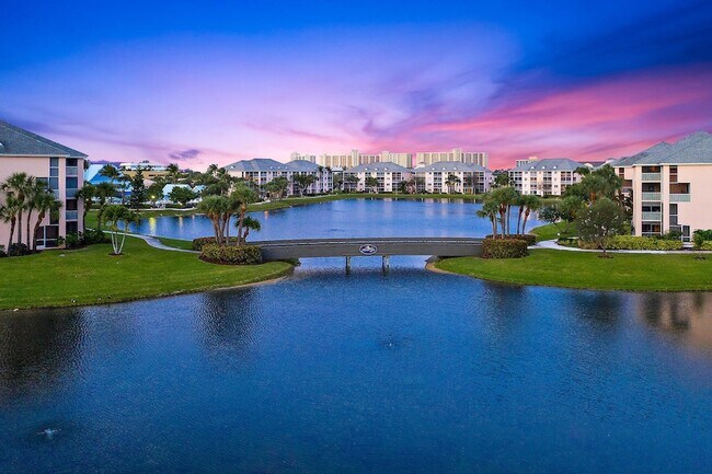 Building Photo - 353 S US Hwy 1