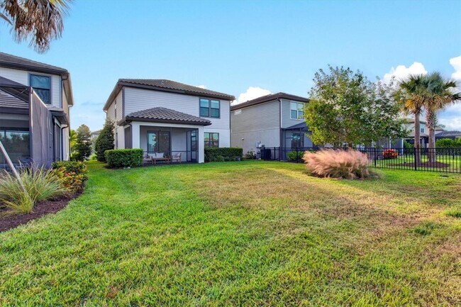 Building Photo - 16235 Pine Mist Dr