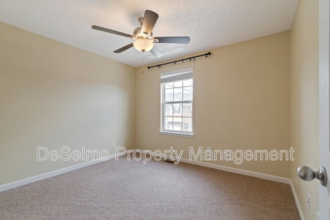 Building Photo - 612 Spence Enclave Way