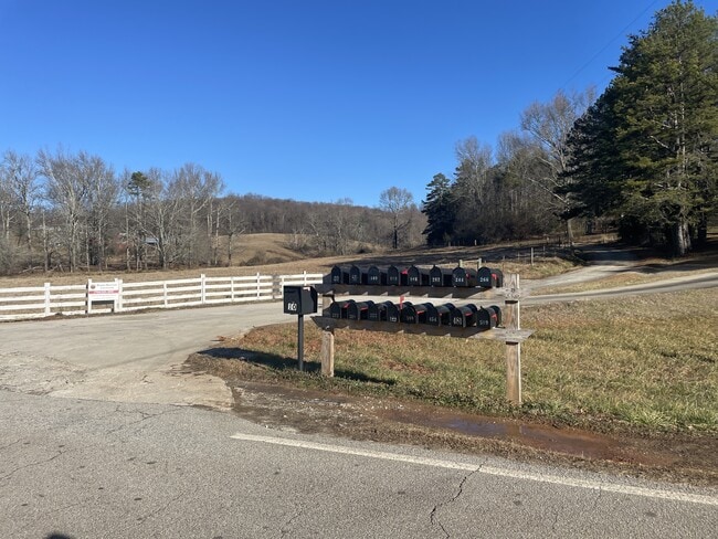 Building Photo - 322 Wauka Mountain Rd