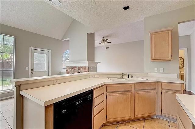 Building Photo - 8921 Smokey Dr