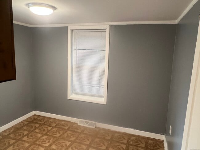 Building Photo - 83 Litchfield St