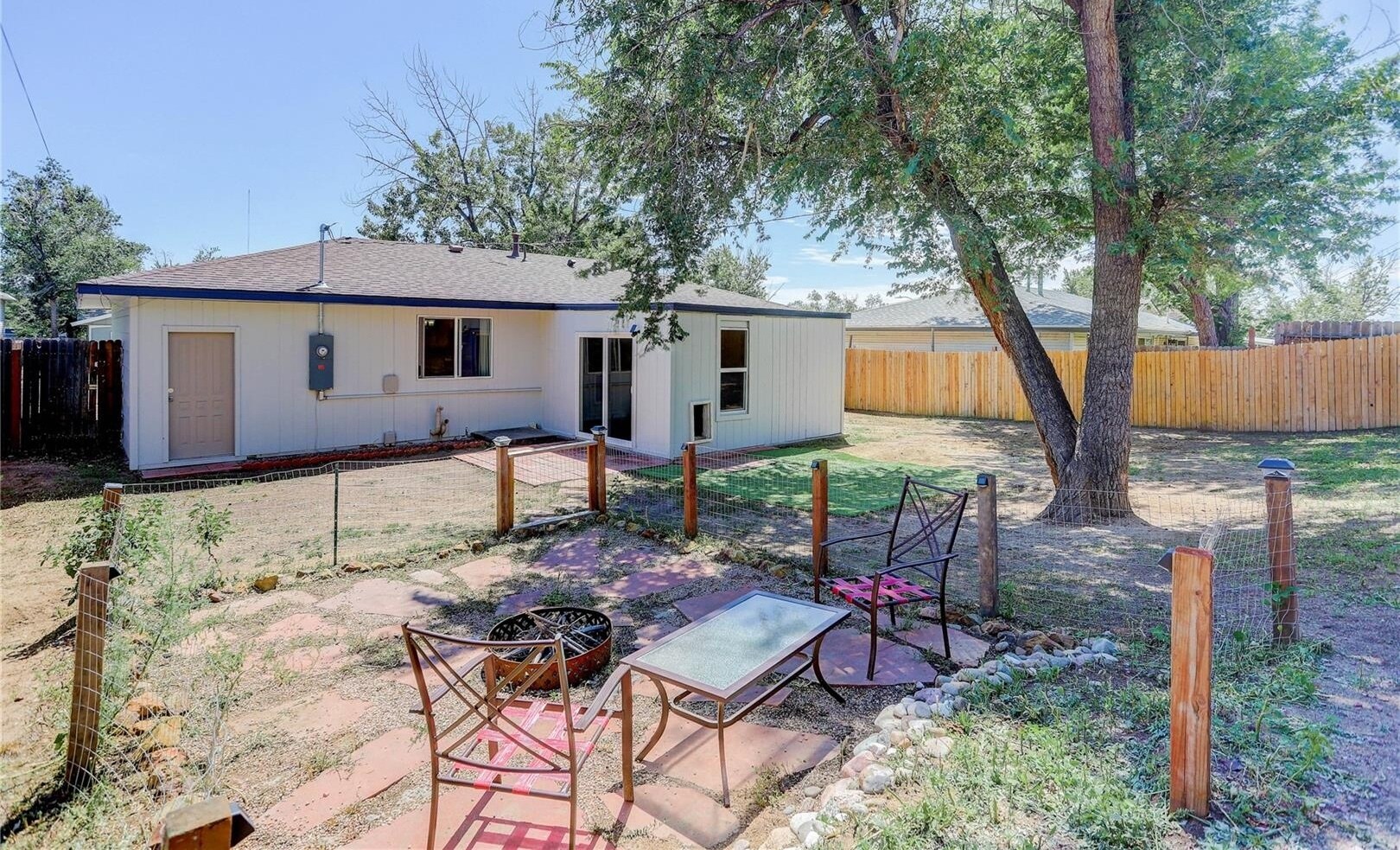 Building Photo - 830 Zion Dr