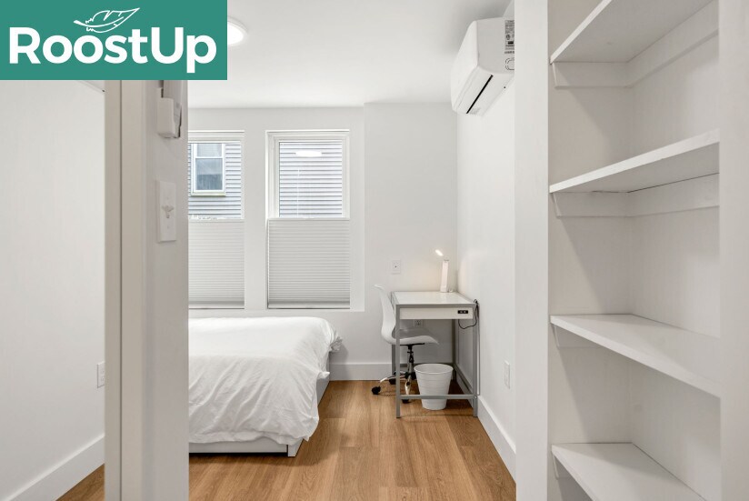 Building Photo - Furnished private bedroom with private ens...