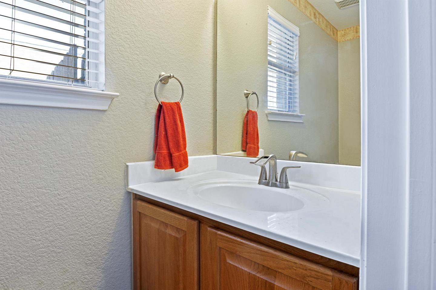 Building Photo - Spacious Home with Modern Upgrades in a Pe...