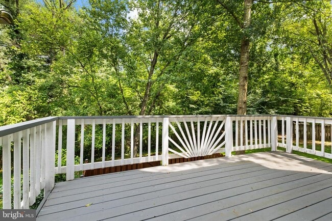 Building Photo - 106 Hackley Ct