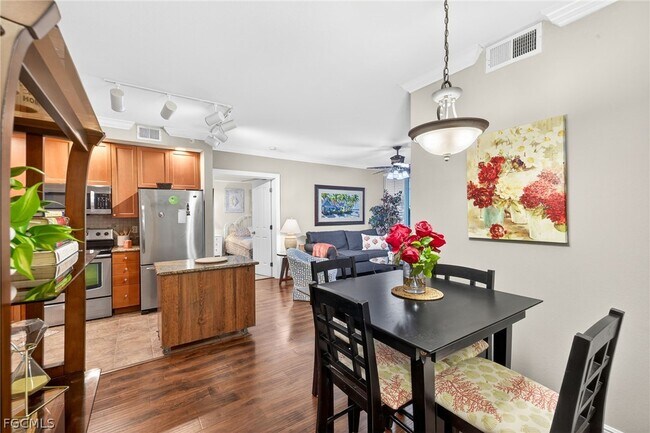 Building Photo - 2825 Palm Beach Blvd