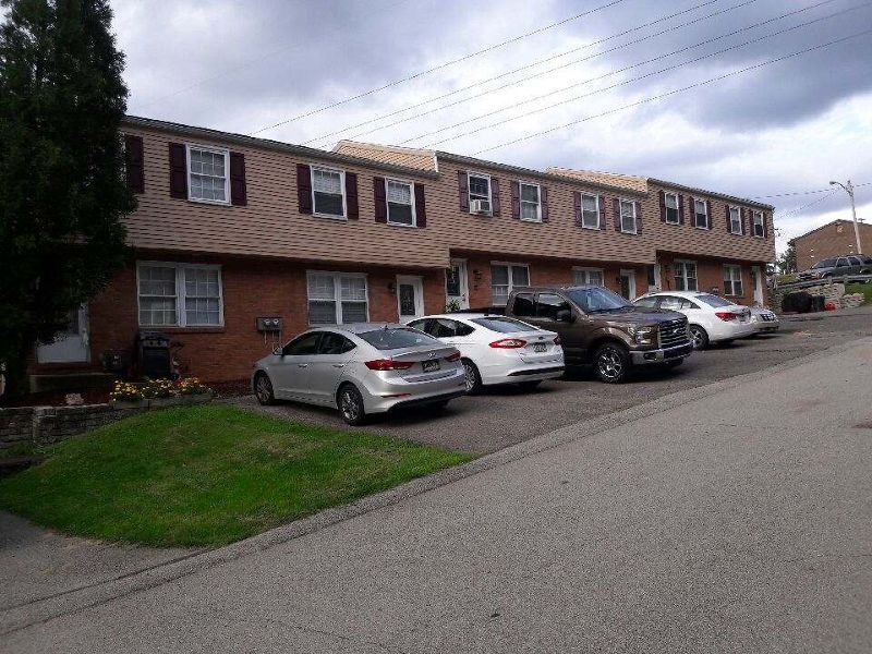 Front Exterior - 503 Cortland Dr E