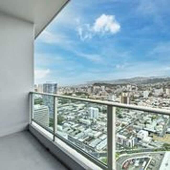 Building Photo - Penthouse 1-bedroom with 2-Parking!