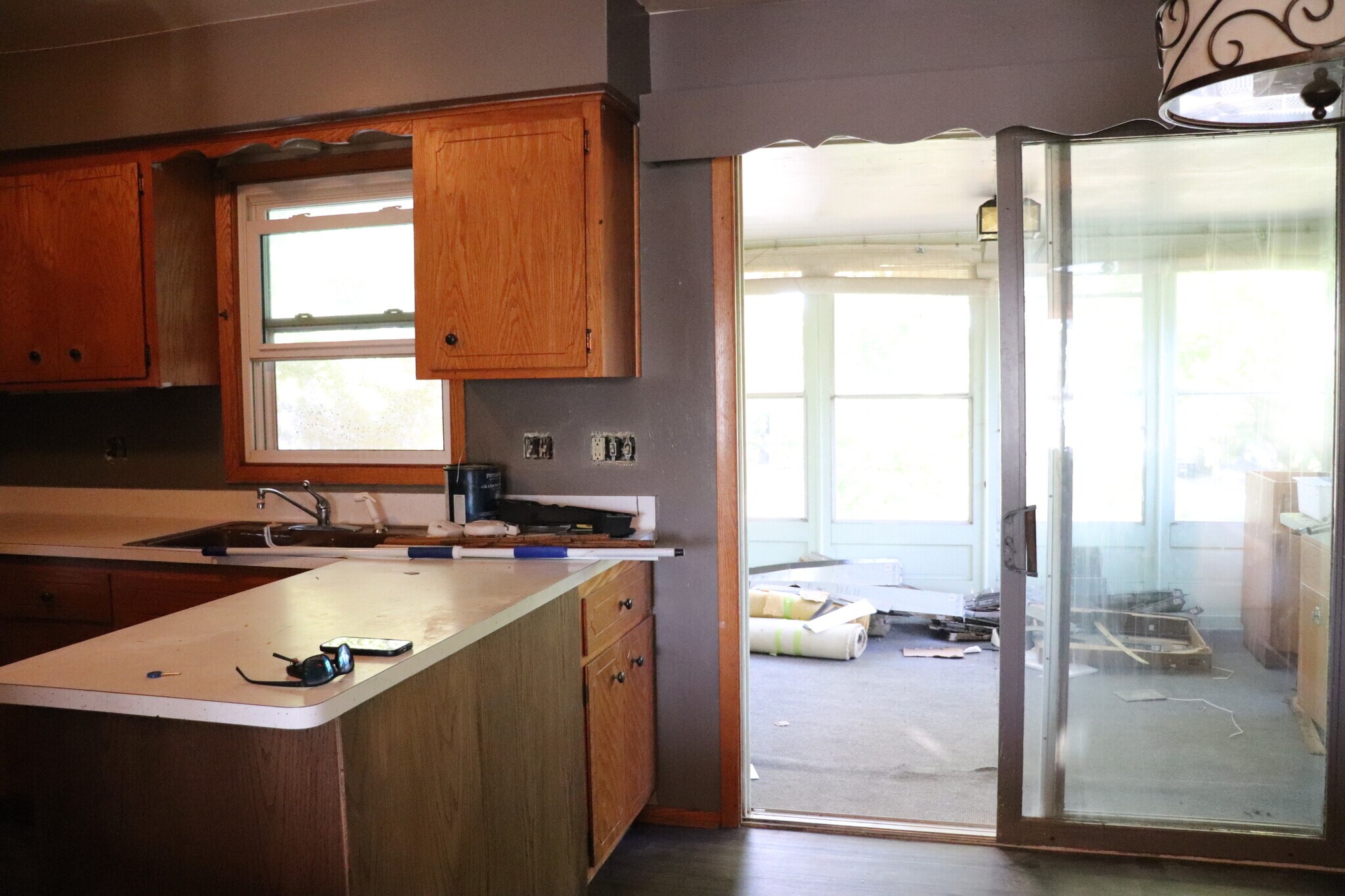 Kitchen/3 seasons room - 3627 Southwood Dr