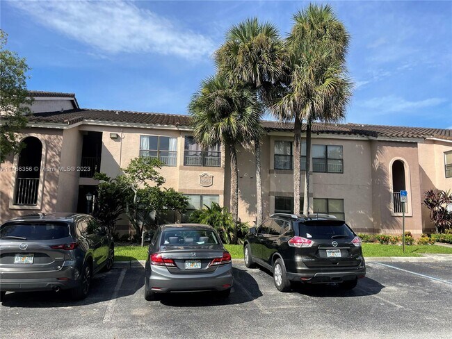 Building Photo - 2946 S University Dr