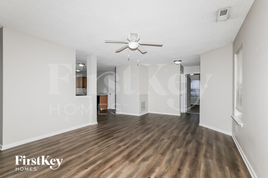 Building Photo - 10605 Glenayr Dr